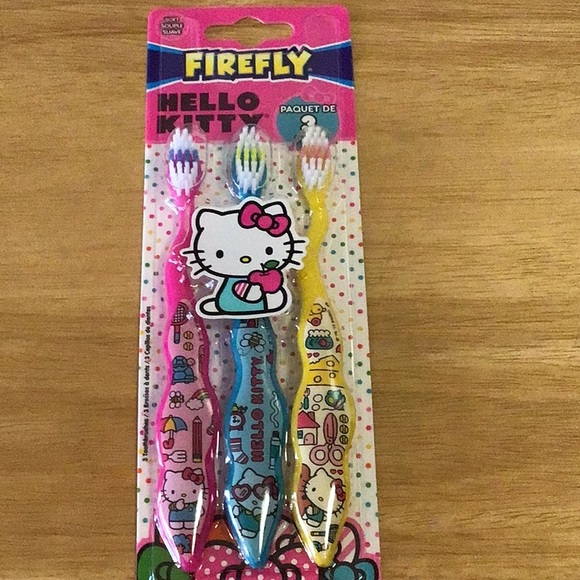 Firefly 3 Pack Hello Kitty Toothbrushes - Picture 4 of 9